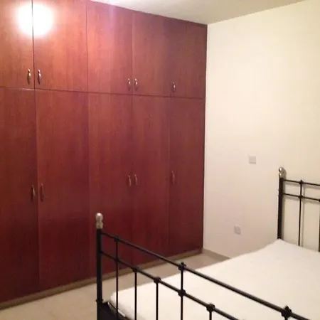 Appartement Lakis Court *