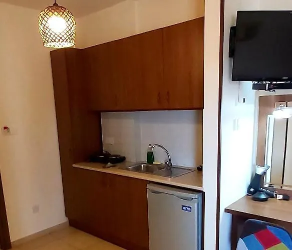 Lakis Court Apartment *