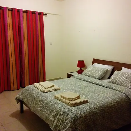 Lakis Court Apartment *