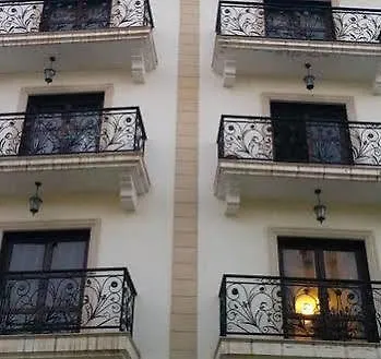 Lägenhet Lakis Court *