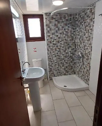 Appartement Lakis Court *