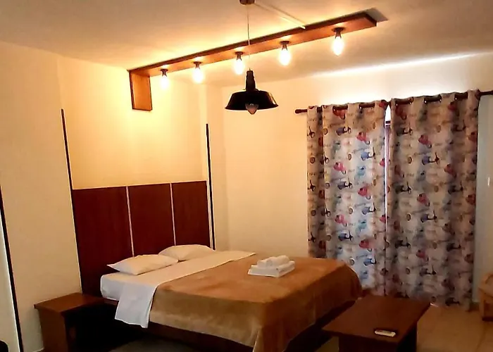 Lakis Court Appartement